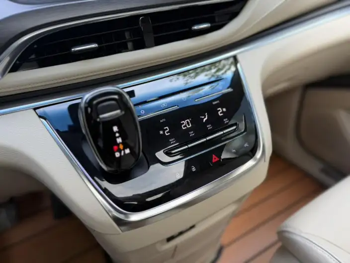 Buick GL8 2023 Model ES Luzun 2.0T Exclusive Model – фото 9