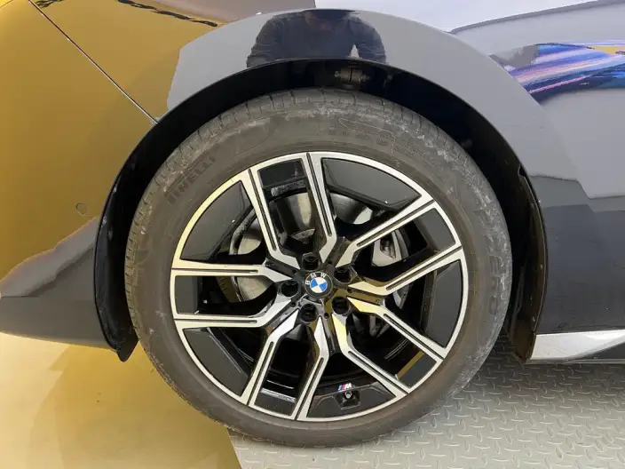 BMW 7 Series 2023 Model 735Li Luxury Set – фото 8