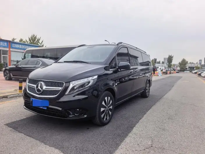 Viano 2023 Model 2.0T Business Edition 7 seat – фото 1