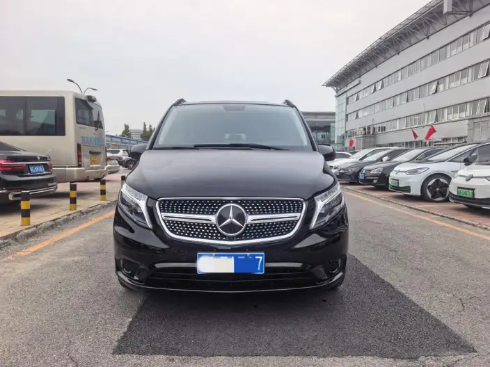 Viano 2023 Model 2.0T Business Edition 7 seat – фото 2
