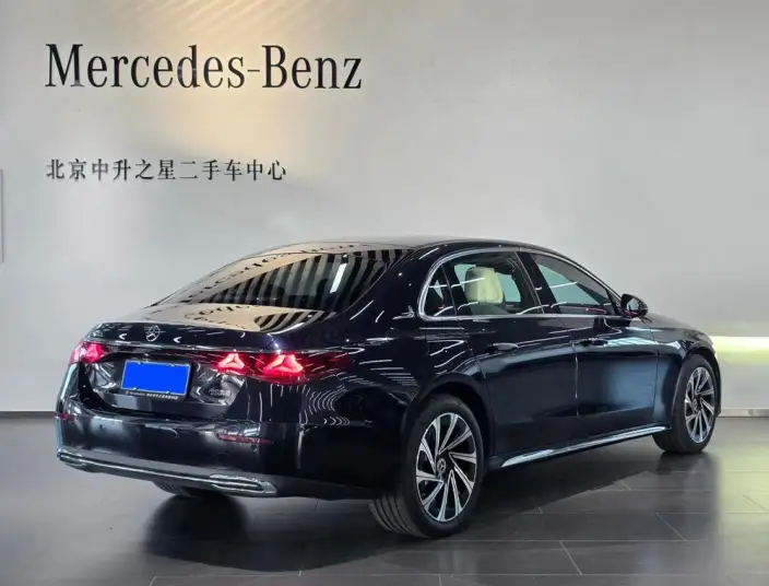 Mercedes-Benz E-Class 2024 Model E 300 L Luxury Model sedan – фото 3