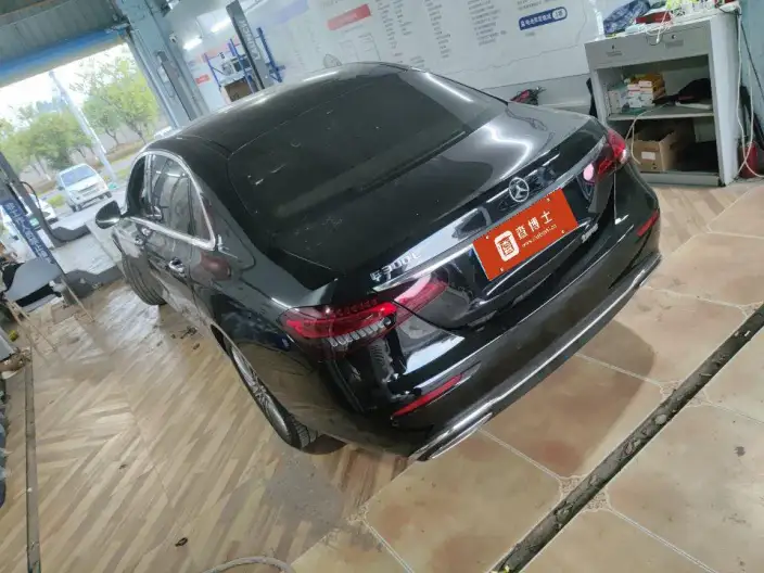 Mercedes-Benz E-Class 2023 Model E 300 L Luxury Model sedan – фото 3