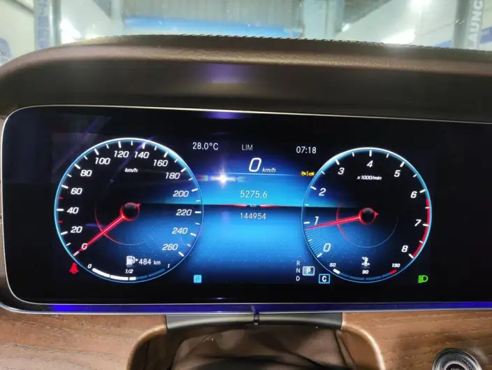 Mercedes-Benz E-Class 2023 Model E 300 L Luxury Model sedan – фото 7