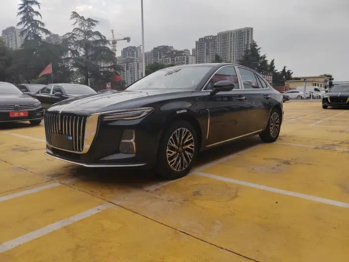 Hongqi H5 2025 Model 2.0T Automatic Flag Enjoy Edition