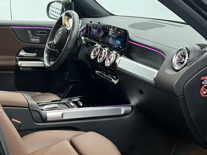 Mercedes-Benz GLB 2025 Model GLB 220 Fashion Model – фото 6