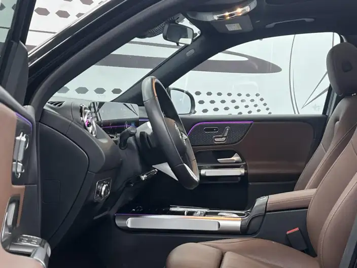 Mercedes-Benz GLB 2025 Model GLB 220 Fashion Model – фото 8