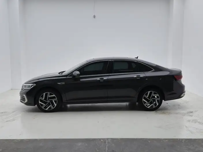 Volkswagen Sagitar 2023 Model 300TSI DSG Beyond Edition – фото 4