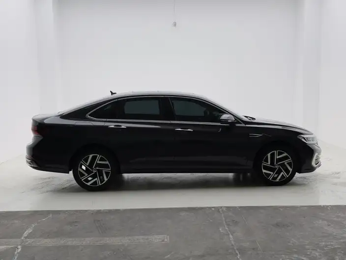 Volkswagen Sagitar 2023 Model 300TSI DSG Beyond Edition – фото 8