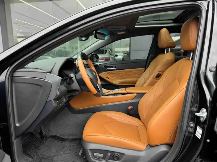 Toyota Avalon 2023 Model Intelligent Hybrid 2.5L E-CVT XLE Premium Edition – фото 8