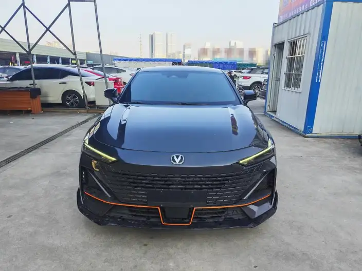 Changan UNI-V 2023 Model 1.5T Sports Edition – фото 2