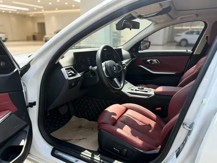 BMW 3 Series 2023 Model 325i M Sports Set – фото 7