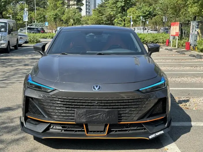 Changan UNI-V 2023 Model 1.5T Sports Edition – фото 2