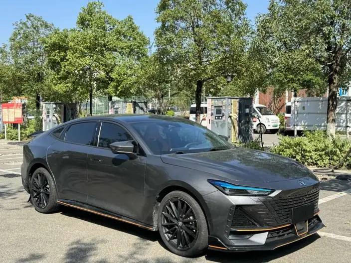 Changan UNI-V 2023 Model 1.5T Sports Edition – фото 3