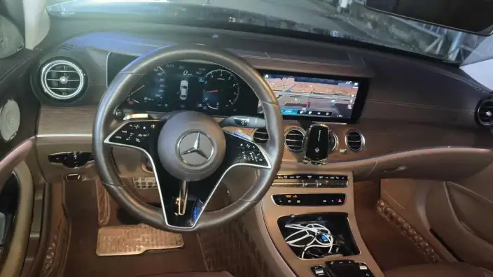 Mercedes-Benz E-Class 2023 Model E 300 L Noble Model sedan – фото 4