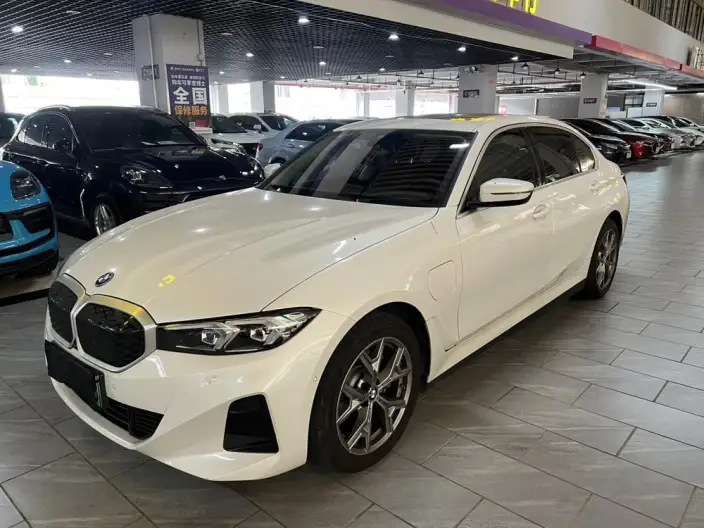BMW i3 2026 Model Facelift eDrive35L – фото 1