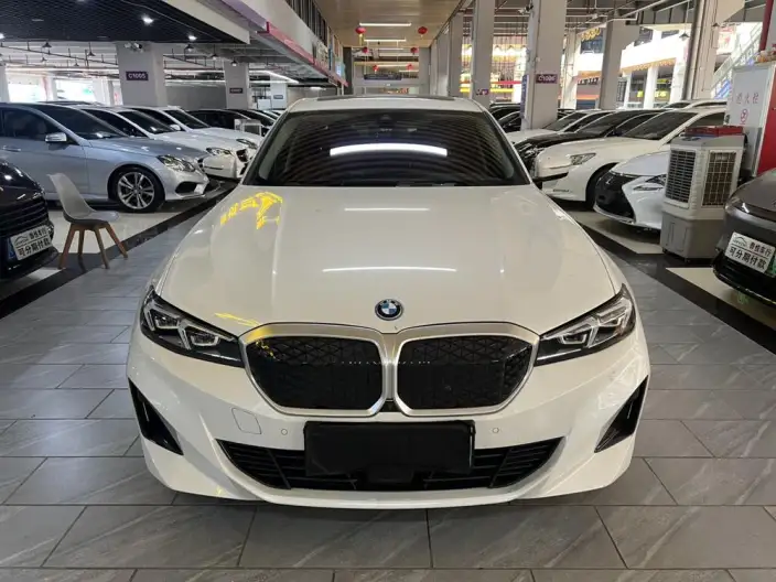 BMW i3 2026 Model Facelift eDrive35L – фото 2