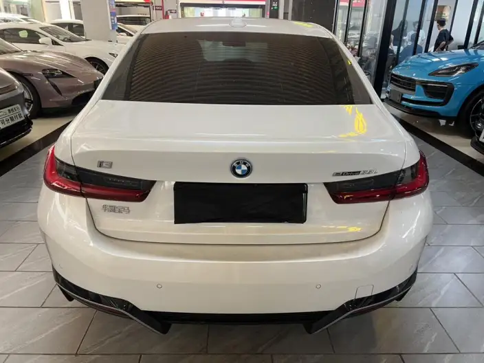 BMW i3 2026 Model Facelift eDrive35L – фото 3