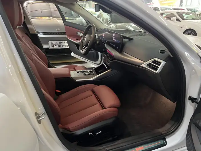 BMW i3 2026 Model Facelift eDrive35L – фото 6