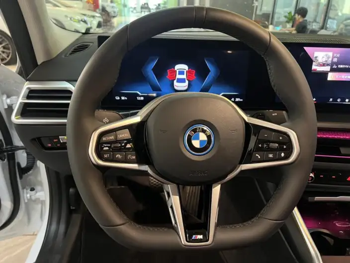BMW i3 2026 Model Facelift eDrive35L – фото 10