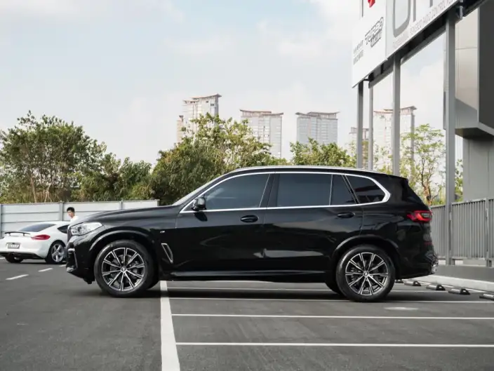 BMW X5 2022 Model Facelift xDrive 30Li Exclusive Model M Sports Set – фото 3