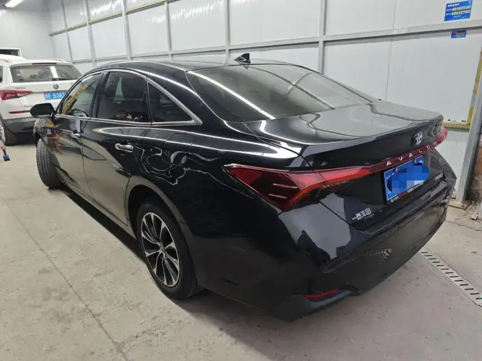 Toyota Avalon 2023 Model Intelligent Hybrid 2.5L E-CVT Deluxe Edition – фото 3