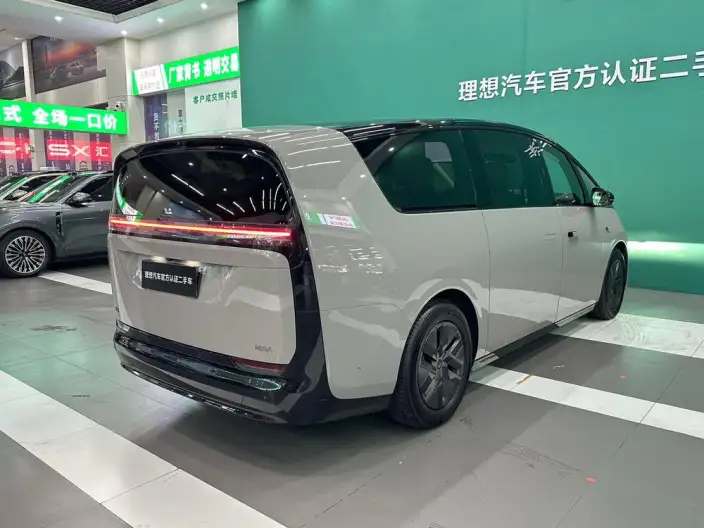 Li Auto MEGA 2024 Model Ultra Edition – фото 7