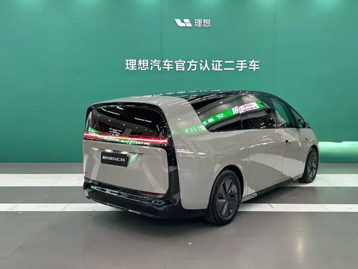 Li Auto MEGA 2024 Model Ultra Edition – фото 9