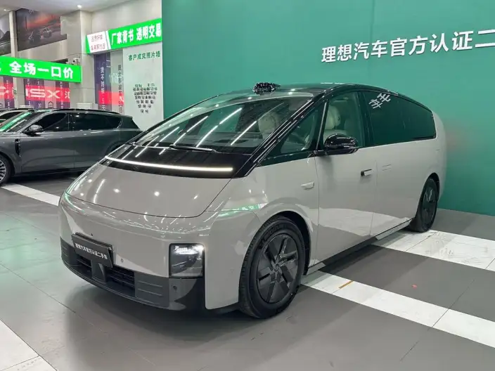 Li Auto MEGA 2024 Model Ultra Edition – фото 10