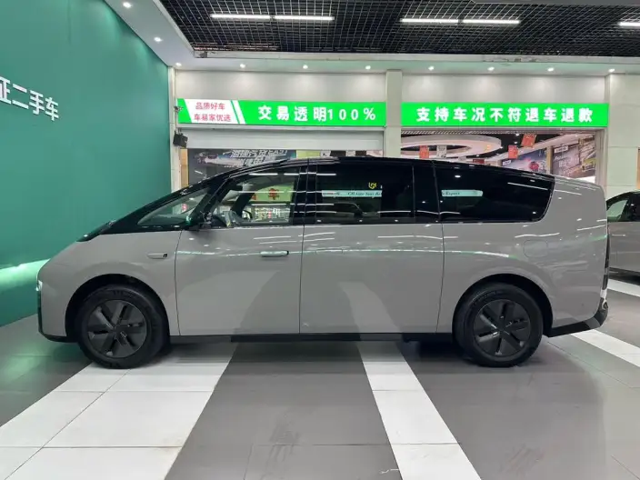 Li Auto MEGA 2024 Model Ultra Edition – фото 4