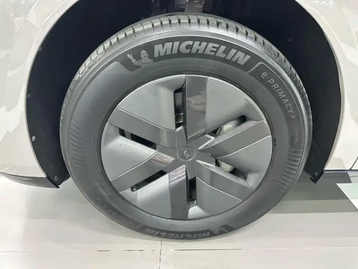 Li Auto MEGA 2024 Model Ultra Edition – фото 9