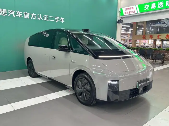 Li Auto MEGA 2024 Model Ultra Edition – фото 3