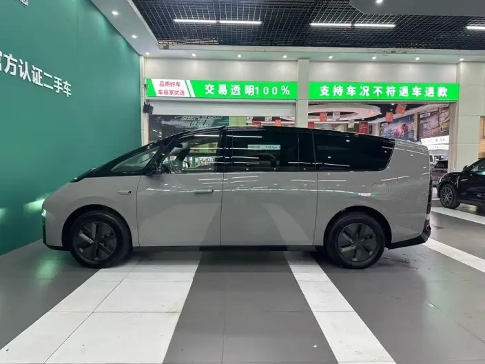 Li Auto MEGA 2024 Model Ultra Edition – фото 4