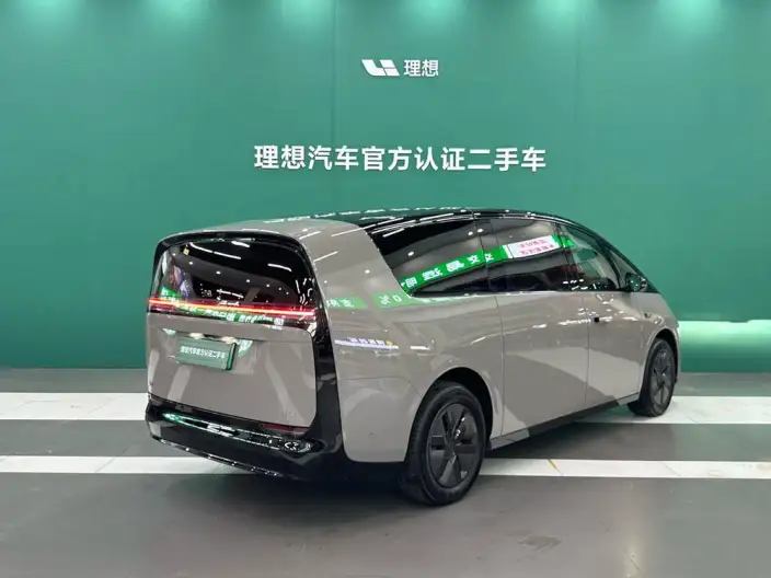 Li Auto MEGA 2024 Model Ultra Edition – фото 7