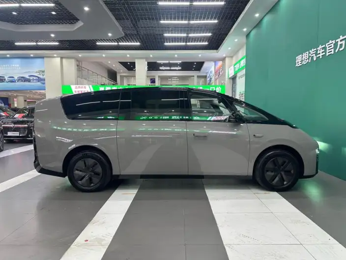 Li Auto MEGA 2024 Model Ultra Edition – фото 8