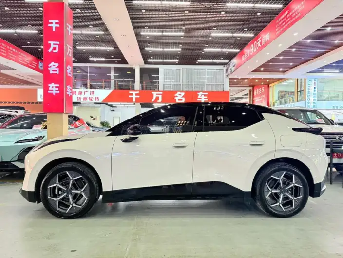 Lynk & Co 20 2025 Model Z20 530km Rear Drive Pro – фото 3