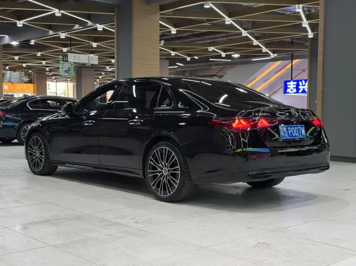 Mercedes-Benz E-Class 2024 Model E 300 L Noble Model sedan – фото 4