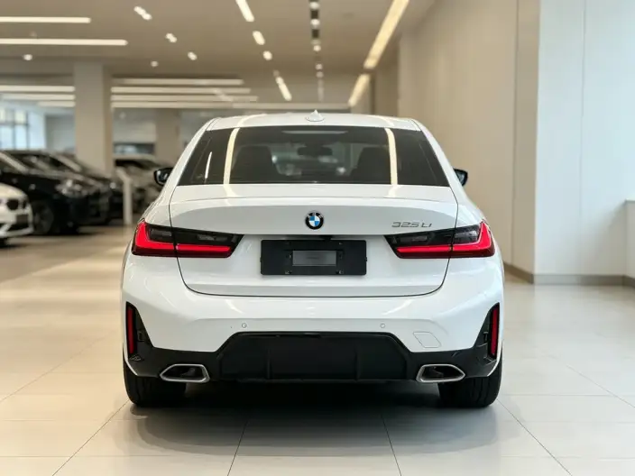BMW 3 Series 2025 Model 325Li M Sports Set – фото 3