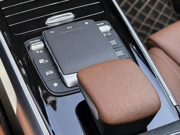 Mercedes-Benz GLB 2023 Model GLB 220 Fashion Model – фото 8
