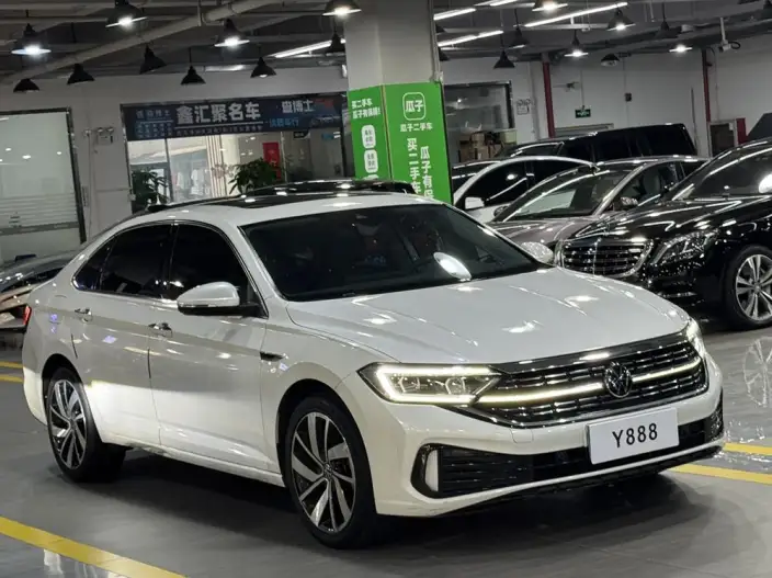 Volkswagen Sagitar 2023 Model 300TSI DSG Superior Edition – фото 3