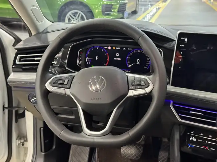Volkswagen Sagitar 2023 Model 300TSI DSG Superior Edition – фото 9