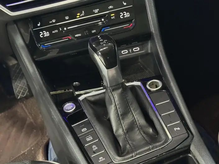 Volkswagen Sagitar 2023 Model 300TSI DSG Superior Edition – фото 10