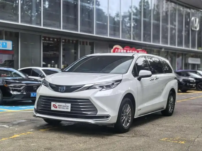 Toyota Sienna 2021 Model 2.5L Hybrid Premium Edition – фото 1