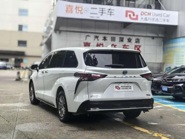 Toyota Sienna 2021 Model 2.5L Hybrid Premium Edition – фото 5