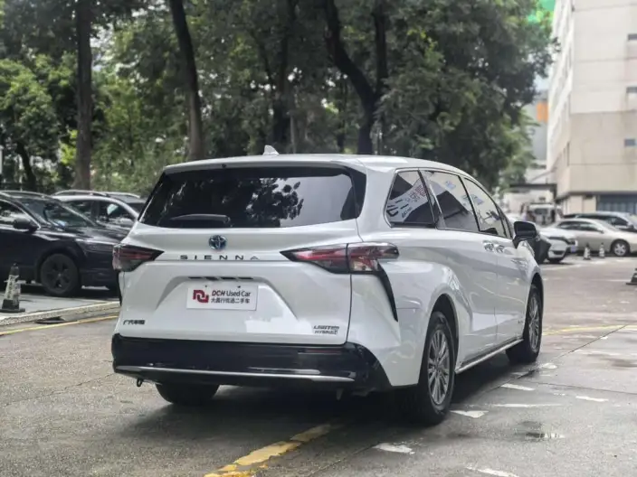Toyota Sienna 2021 Model 2.5L Hybrid Premium Edition – фото 7