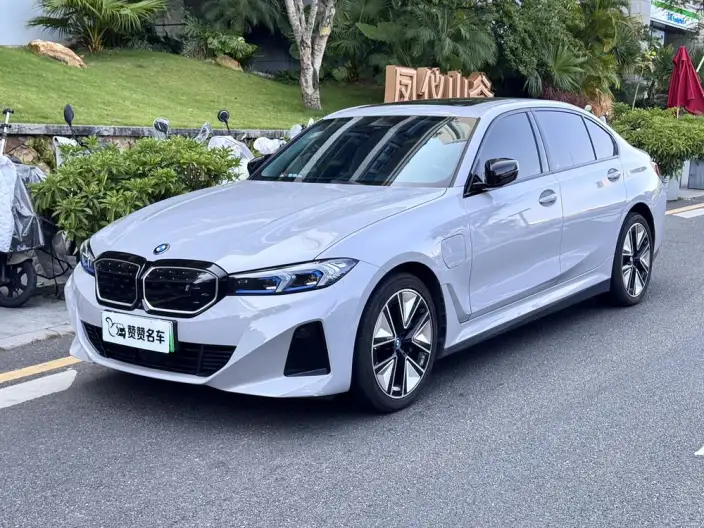 BMW i3 2023 Model eDrive40L Night Edition Sports Set – фото 1