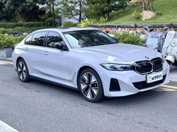 BMW i3 2023 Model eDrive40L Night Edition Sports Set – фото 3