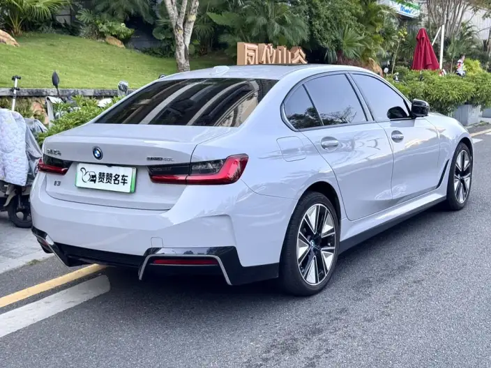 BMW i3 2023 Model eDrive40L Night Edition Sports Set – фото 7