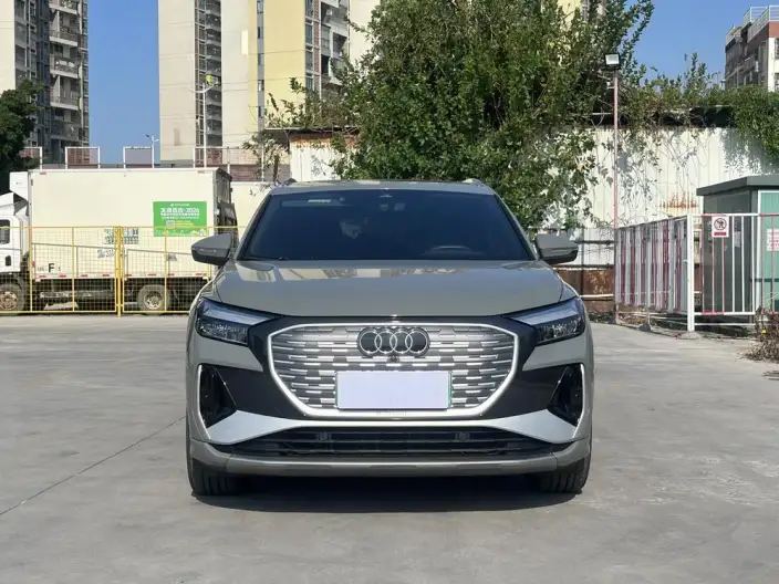 Audi Q4 e-tron 2022 Model 40 e-tron Genesis Edition – фото 2