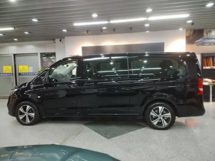Viano 2024 Model 2.0T Business Edition 7 seat – фото 4