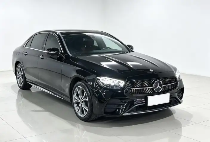 Mercedes-Benz E-Class 2023 Model E 300 L Luxury Model Sports sedan – фото 3